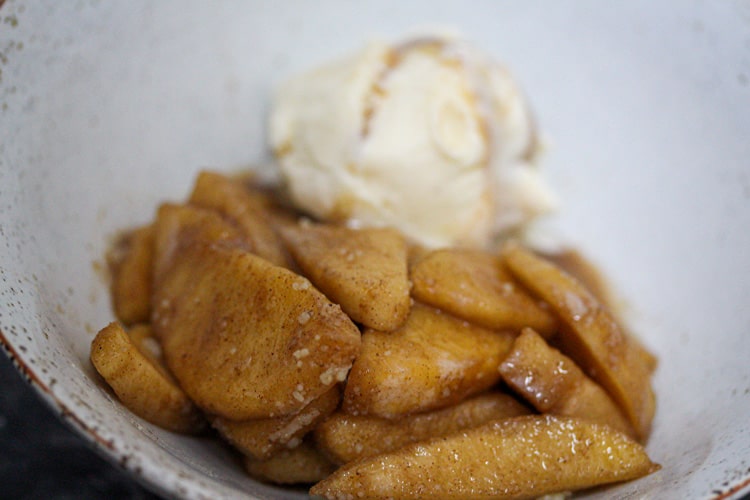 sous vide cinnamon apples with ice cream