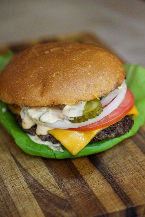 sous vide cheeseburger with burger sauce